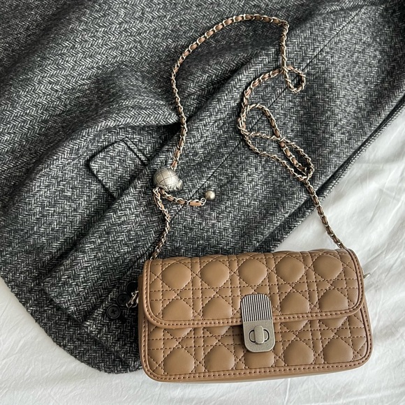 Brown quilted leather shoulder bag - Picture 4 of 4